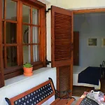 Apartman House Inside Garden Vólosz