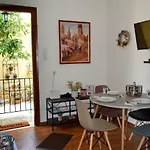 Apartman House Inside Garden *