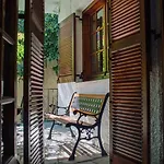 Apartman House Inside Garden