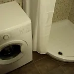 House Inside Garden Apartman *