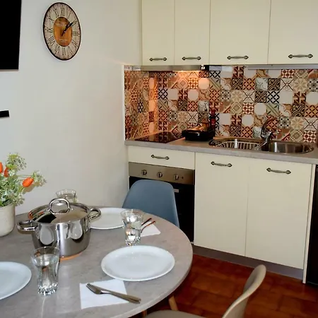 House Inside Garden Apartment *
