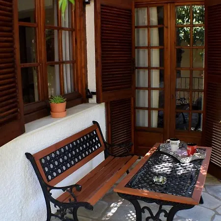 House Inside Garden Apartment Volos